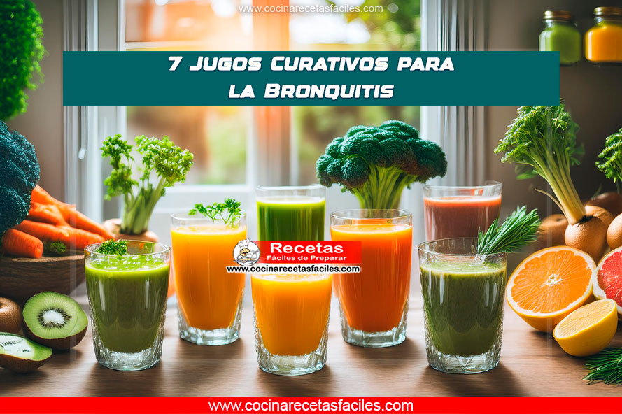 Siete jugos curativos para la bronquitis en una mesa de madera con frutas y verduras frescas alrededor.
