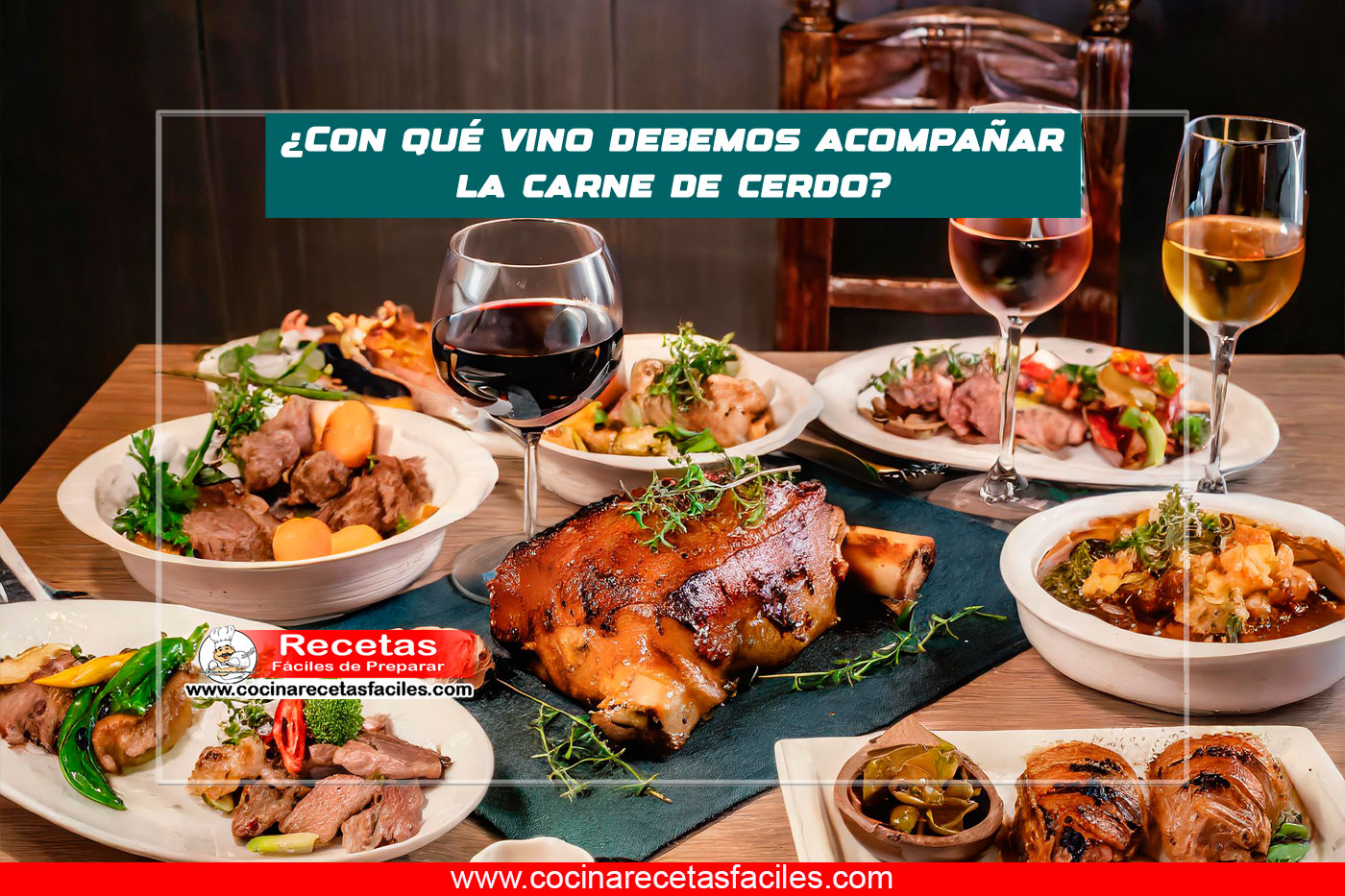 "Platos de carne de cerdo con copas de vino en una mesa elegante."