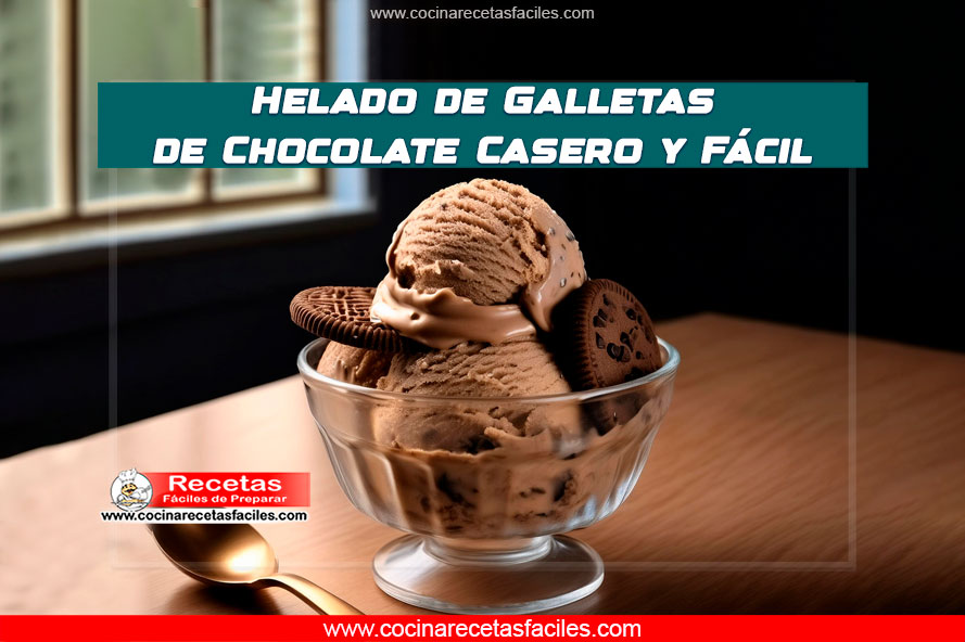 Helado casero de galletas de chocolate con trozos de galletas y textura cremosa