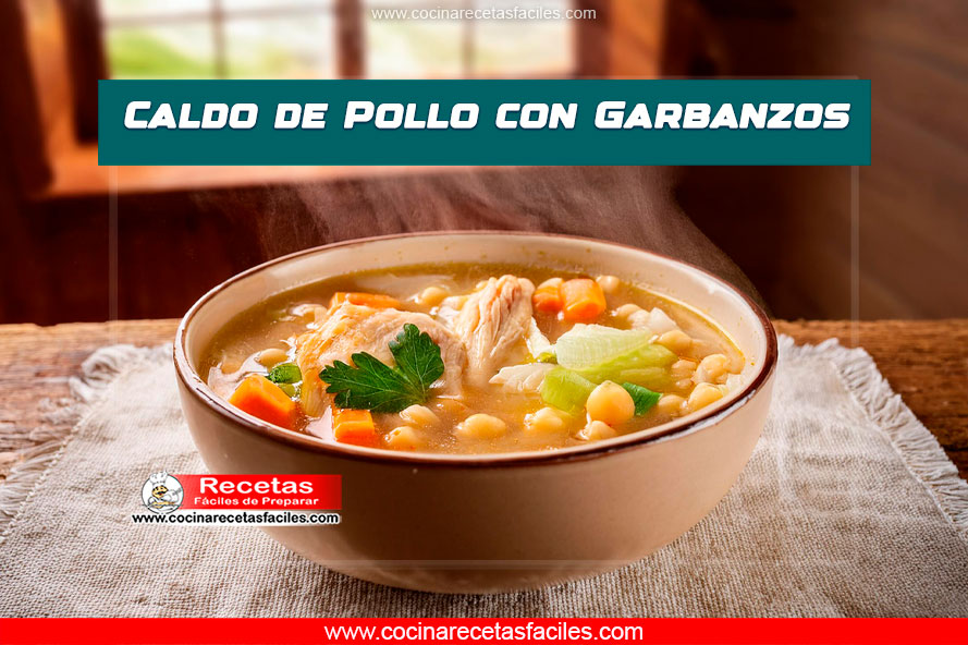 "Caldo de pollo con garbanzos, trozos de zanahoria, apio y pollo desmenuzado."