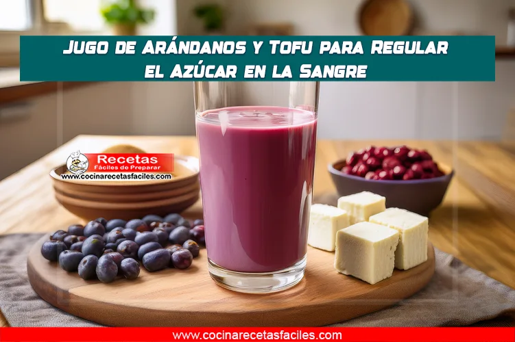Jugo de arándanos con tofu servido sobre una mesa de madera