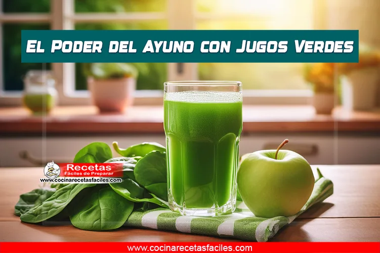 Jugo verde detox servido en un vaso sobre una mesa de madera, acompañado de ingredientes frescos como espinacas, pepino, manzana verde y limón.