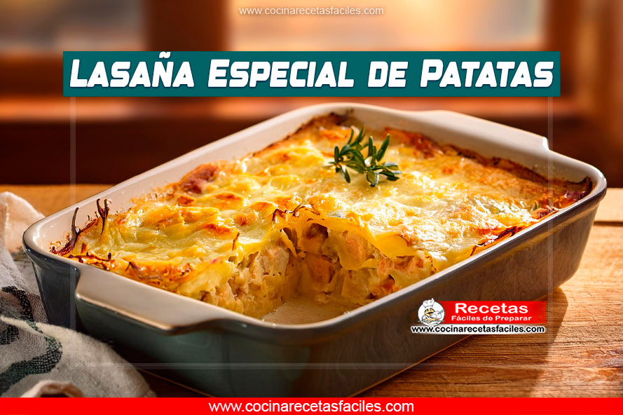 Lasaña especial de patatas con atún, servida en una fuente rectangular