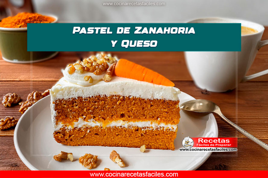 Pastel de zanahoria con cobertura de queso crema servido en un plato