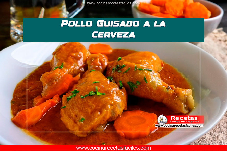 Pollo guisado a la cerveza con zanahorias y cebollas en salsa espesa