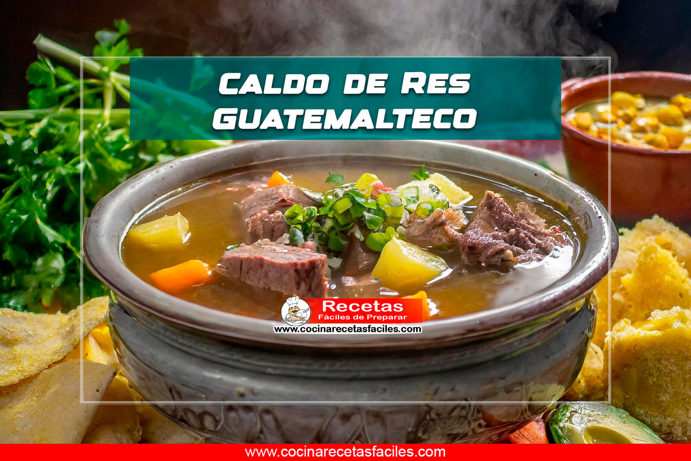 "Tazón de caldo de res guatemalteco humeante con trozos de carne de res, zanahoria, papa, elote, yuca, ejotes, cebolla y ajo, decorado con cilantro fresco, acompañado de tortillas de maíz, rodajas de aguacate y cuartos de limón."