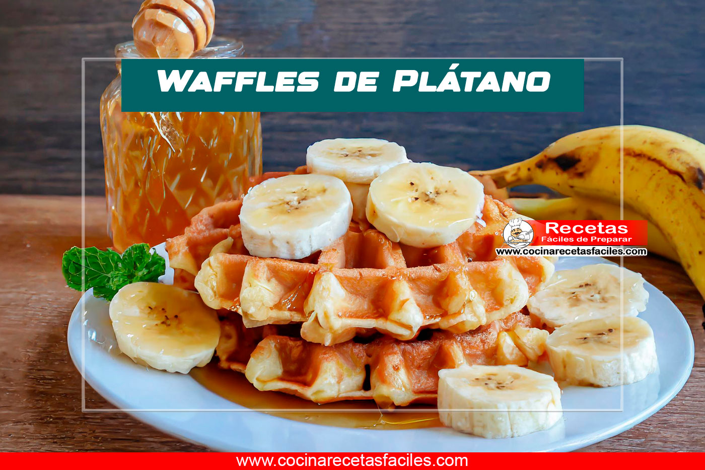 "Waffles de plátano con rodajas de plátano y miel"