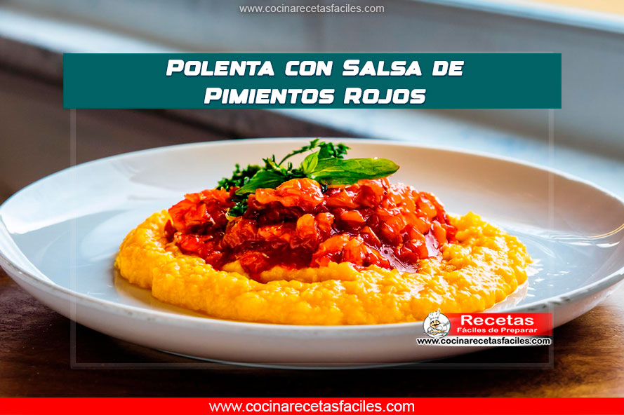 "Polenta cremosa con salsa de pimientos rojos asados, queso de cabra y nueces."