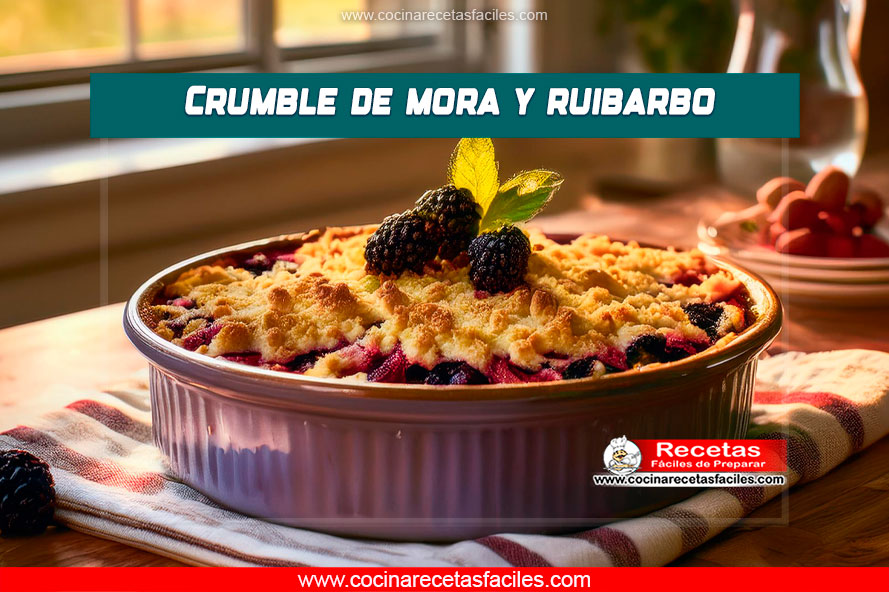 Crumble de mora y ruibarbo con almendras