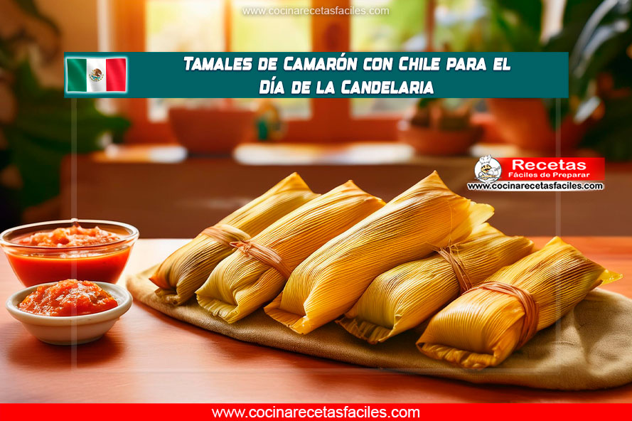 "Tamales de camarón con chile, envueltos en hojas de maíz, listos para disfrutar."