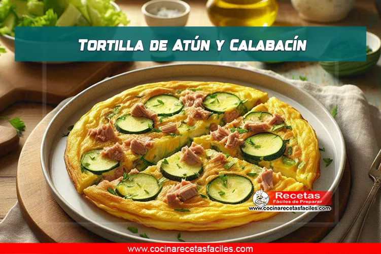 Tortilla casera de atún y calabacín servida en porciones, decorada con perejil fresco.
