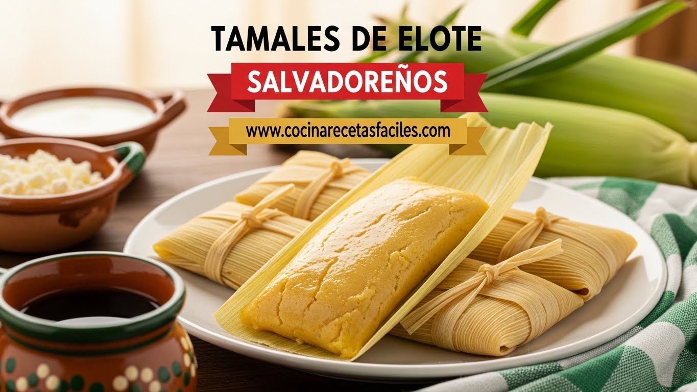 Tamales de elote salvadoreños con masa amarilla cremosa húmeda, café de barro y mantel de cuadros verdes